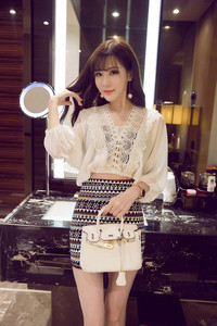 Set de dama modern din doua parti camasa eterica + fusta cu model cu model