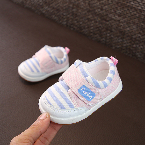 Pantofi sport pentru copii in dungi pentru baieti in mai multe culori