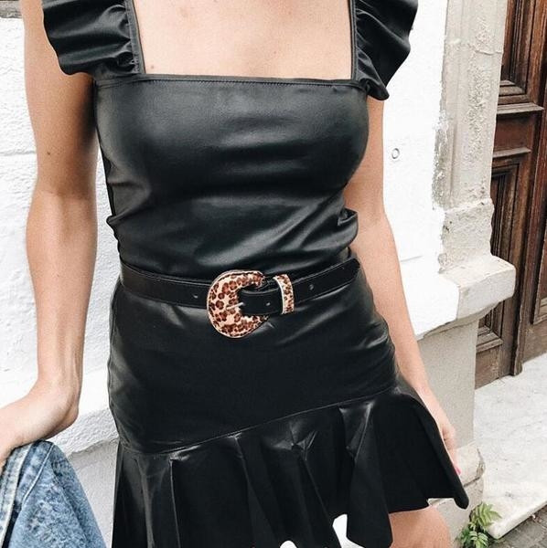 Top de damă din piele artificială cu bretele negre