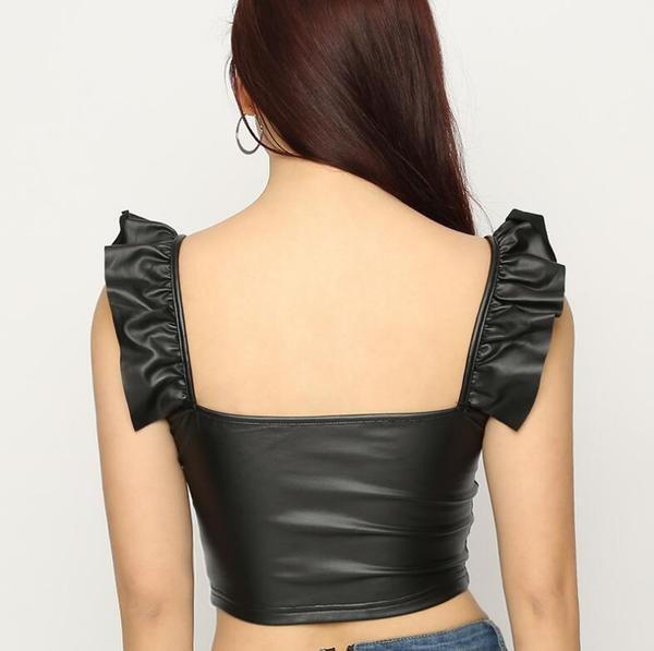 Top de damă din piele artificială cu bretele negre