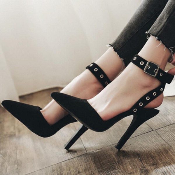 Sandale de damă elegante cu toc înalt - ascuțite în negru cu bretele