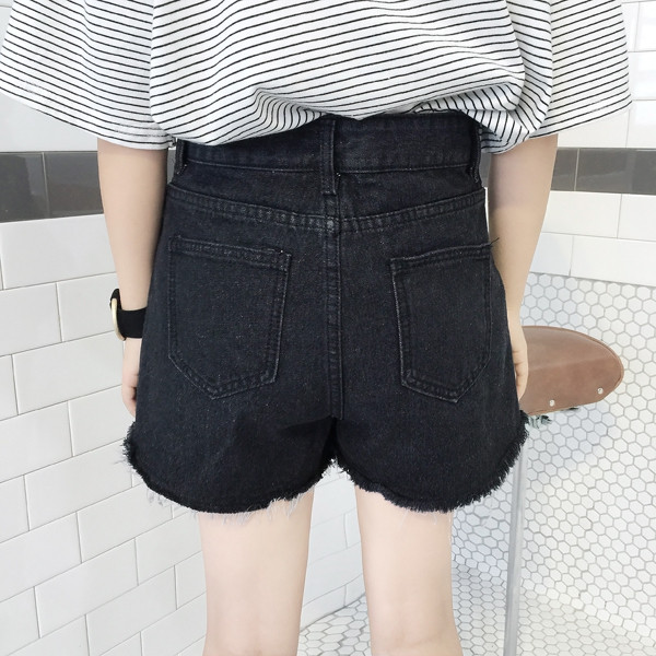 Pantaloni scurți de damă cu talie înaltă și buzunare