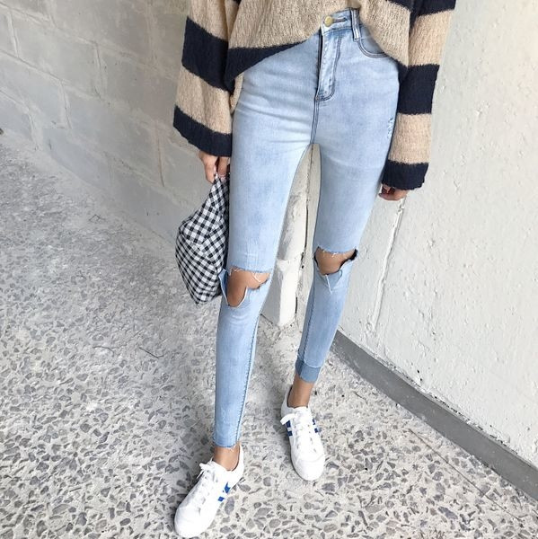 Blugi de dama model slim cu buzunare si elemente rupte