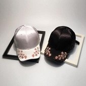 Palarie casual dama in gri si negru cu broderie