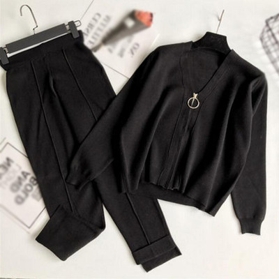 Set sport pentru femei din două părți - hanorac și pantaloni în trei culori