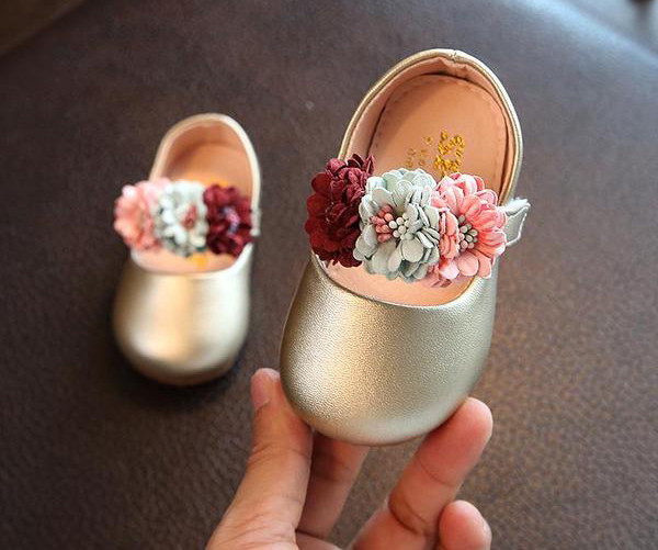 Sandale moderne pentru copii pentru fete cu motive florale roz si auriu