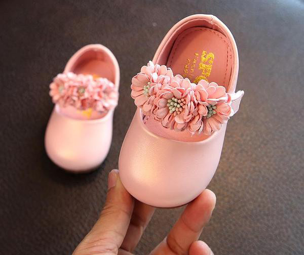 Sandale moderne pentru copii pentru fete cu motive florale roz si auriu