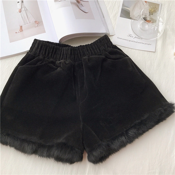 Pantaloni scurți moi de damă cu talie elastică și puf în două culori