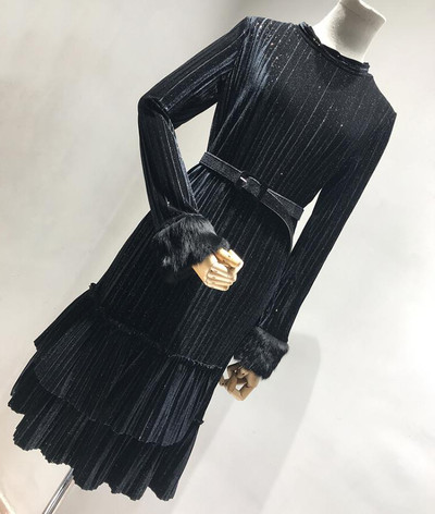 Rochie de dama plisata cu maneci lungi si puf