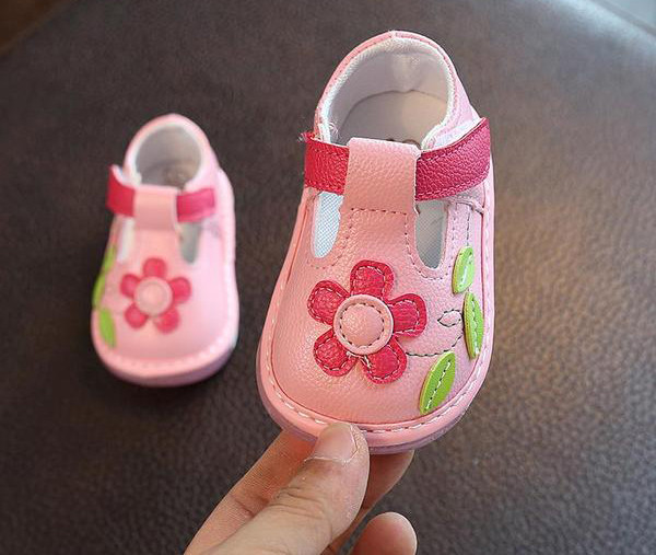 Sandale casual pentru copii pentru fete cu motiv floral in alb si roz