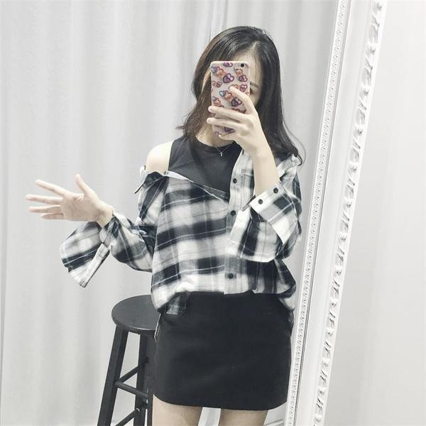 Дамска широка риза с дълъг подвиващ се ръкав