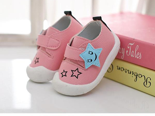 Ежедневни удобни детски обувки за момичета с лепенки в жълт и розов цвят