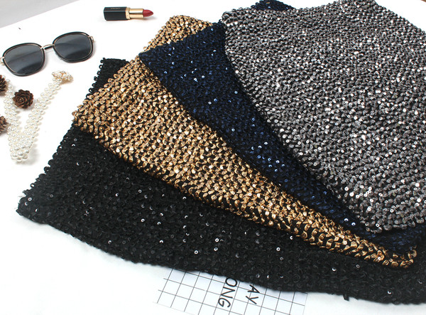 Модерна лъскава дамска пола с декоративни пайети в няколко цвята