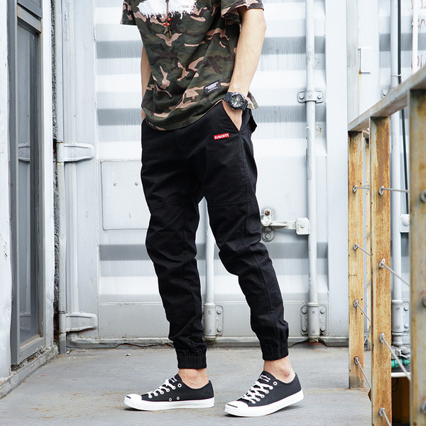 Мъжки спортен панталон с джобове и с ластик на глезените в няколко цвята