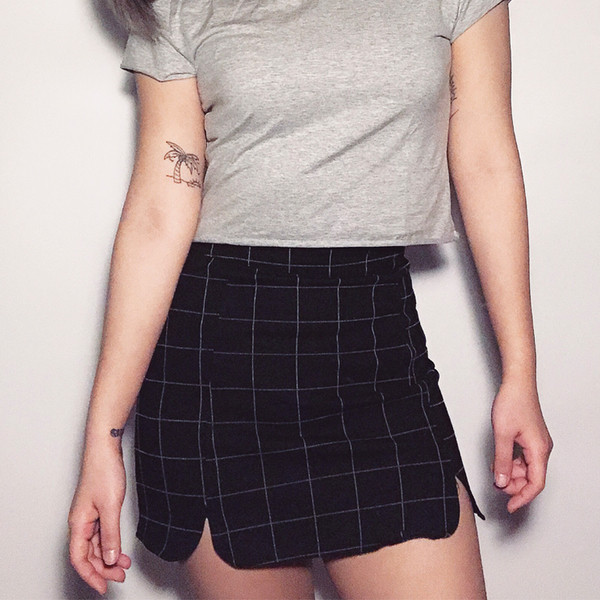 Небрежна дамска карирана пола с висока талия