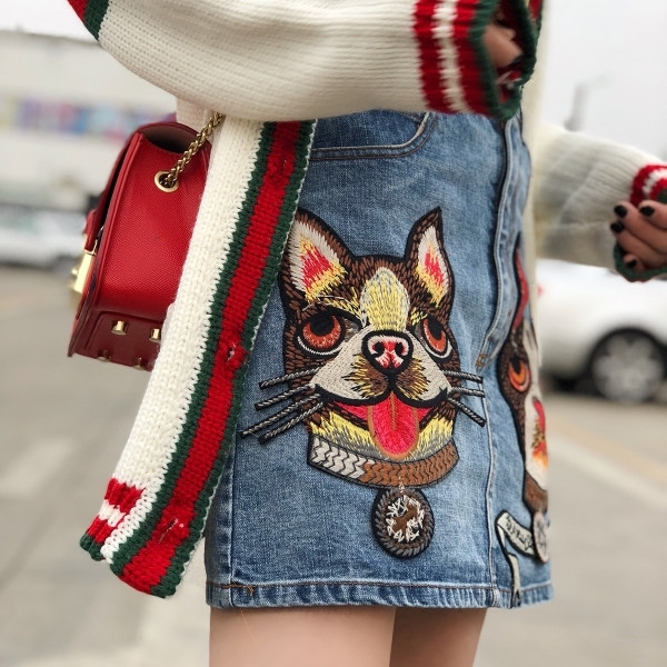 Дънкова дамска пола с висока талия и бродерия контура