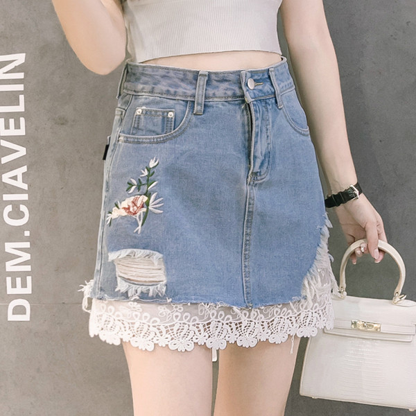 Модерна дамска дънкова пола с висока талия,бродерия и дантела в светъл цвят