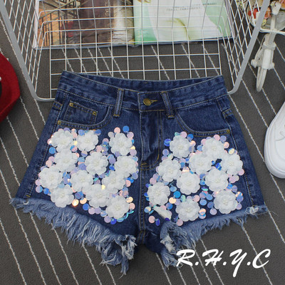 Модерни дамски къси дънкови панталони с декоративни пайети и ресни в светъл и тъмен цвят