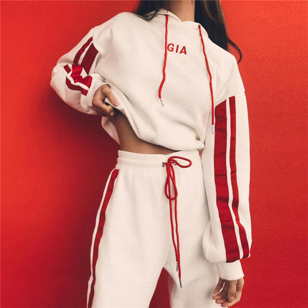 Модерен спротен дамски екип от две части в два цвята