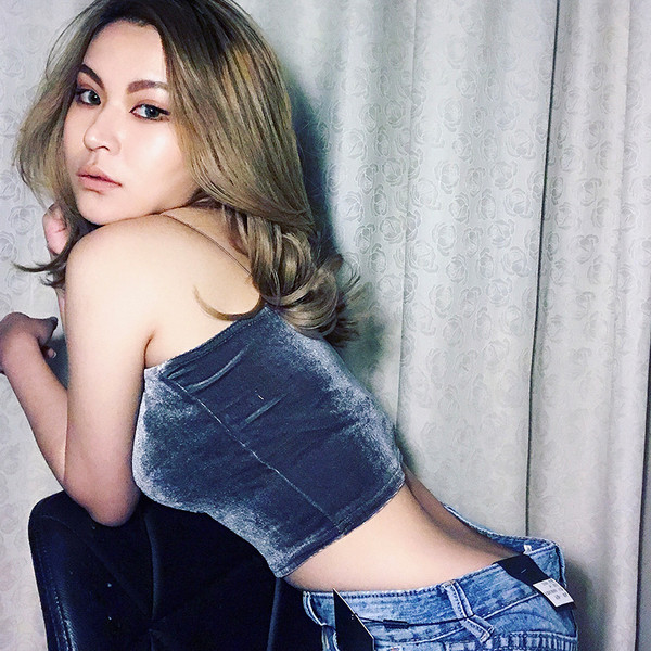 Стилен дамски топ кадифе с тънки презрамки в няколко цвята