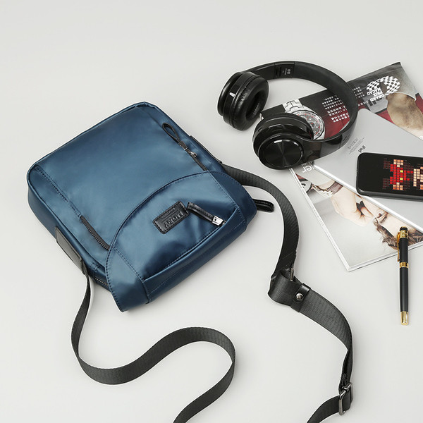 Елегантна мъжка чанта с дълга дръжка през рамо в два цвята