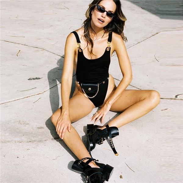 Стилно дамско боди в черен и бял цвят