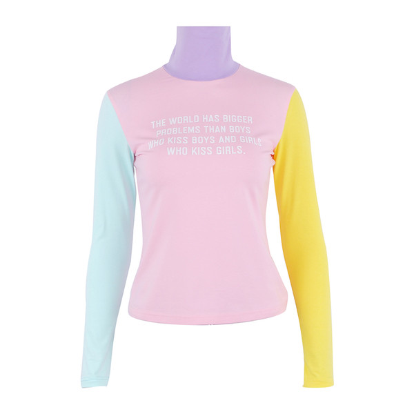 Спорна цветна дамска блуза с поло яка и надпис