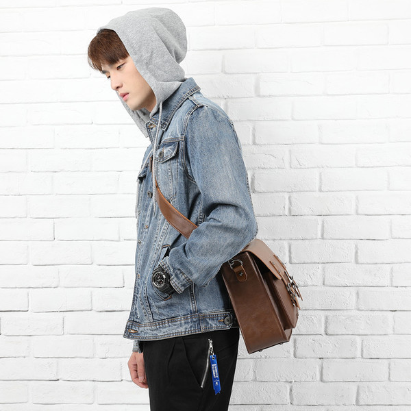 Geanta pentru barbati cu buzunare exterioare si curea lunga de umar