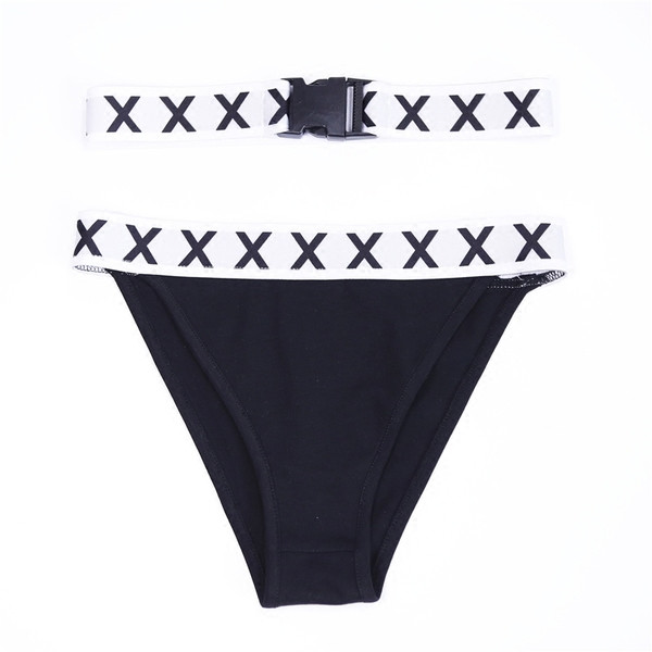 Μοντέρνα γυναικεία μπικίνι με λευκή ταινία