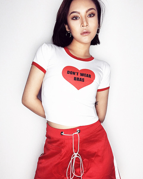 Bluză casual de damă cu mâneci scurte cu inscripție în alb