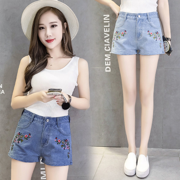 Семпли дамски къси дънки с висока талия и нежна бродерия в два цвята