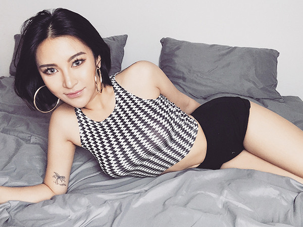 Стилен дамски топ с флорален мотив - няколко модела