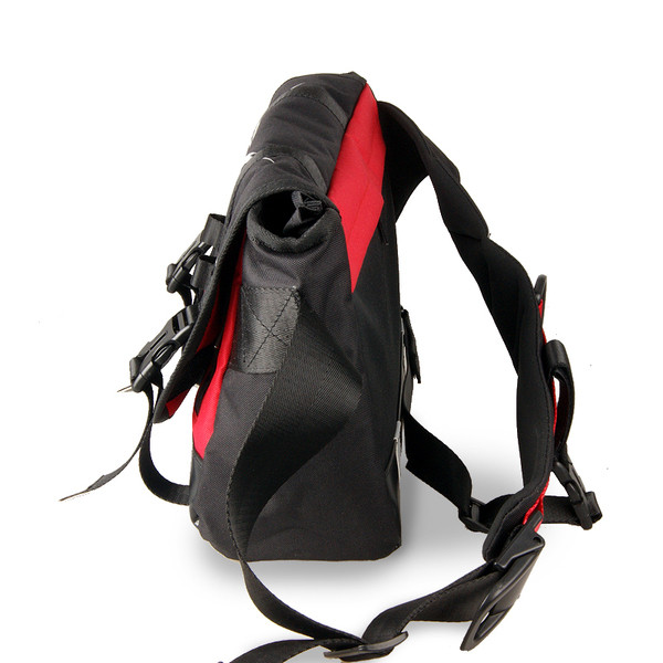 Мъжка спортна чанта през рамо с широка презрамка 