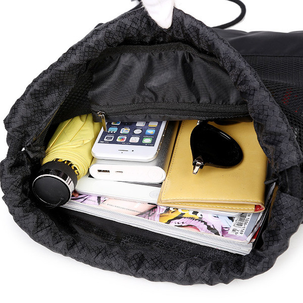 Мъжка спортна чанта с тънки презрамки в черен цвят