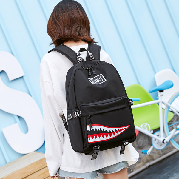 Раница подходяща за мъже и жени с цветен принт 