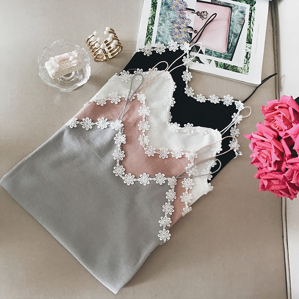 Maieu de damă cu bretele subțiri și broderie florală