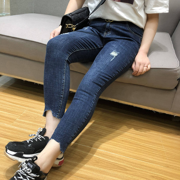 Стилни дамски накъсани дънки с дължина 9/10 - големи размери