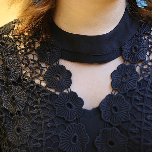 Rochie de dama croiala de seara cu maneci din dantela de culoare neagra, MASURI MAXI