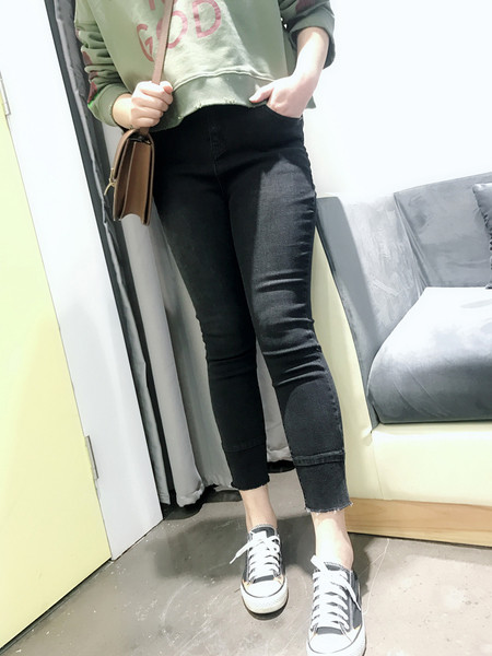 Ежедневни изчистени дамски дънки с дължина 9/10 - големи размери