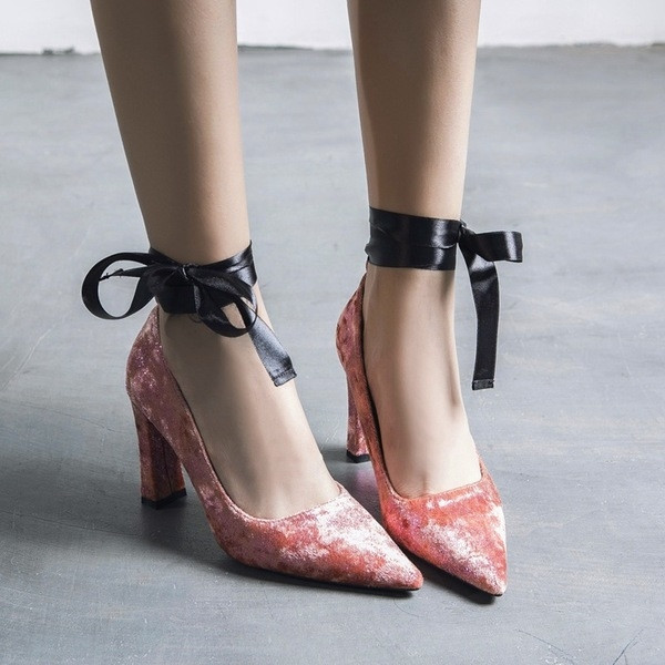 Стилни дамски сандали на ток и остри от акдифе с панделка в розов и черен цвят