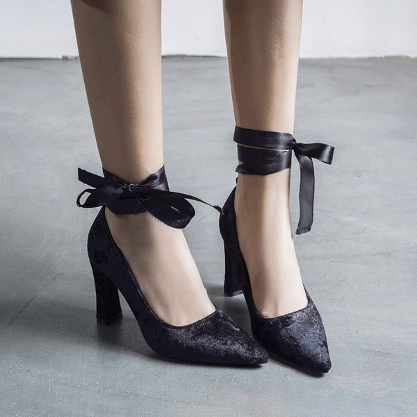 Стилни дамски сандали на ток и остри от акдифе с панделка в розов и черен цвят