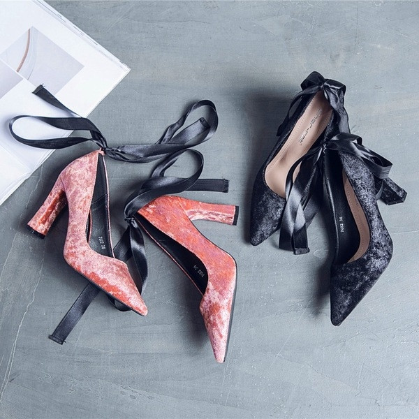 Стилни дамски сандали на ток и остри от акдифе с панделка в розов и черен цвят