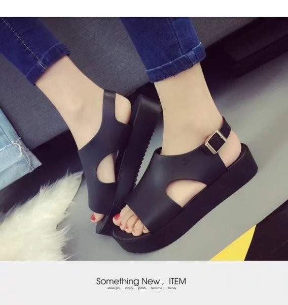 Ежедневни дамски сандали на платформа в различни цветове 