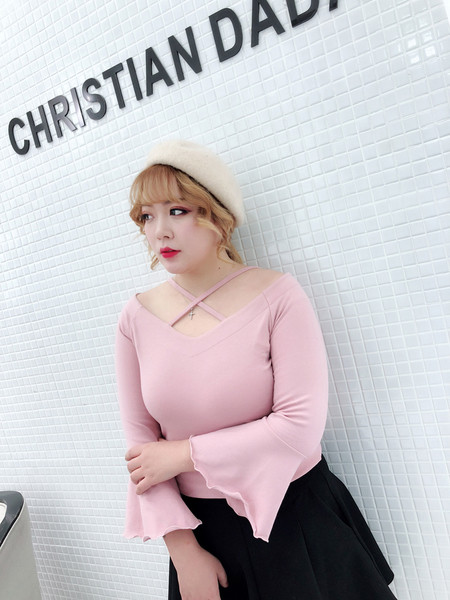 Стилна дамска блуза с кръстосани връзки и широки ръкави в няколко цвята - големи размери