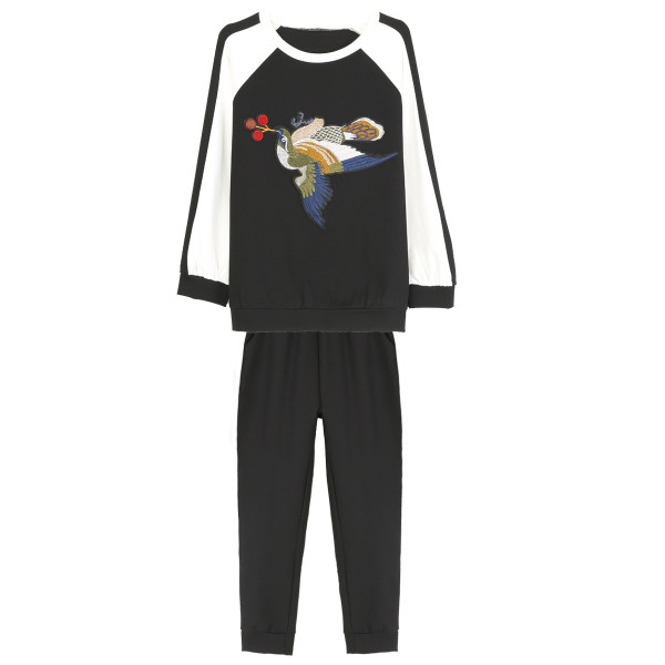 Echipa sportiva feminina in doua parti cu bluza-broderie colorata + pantaloni negru