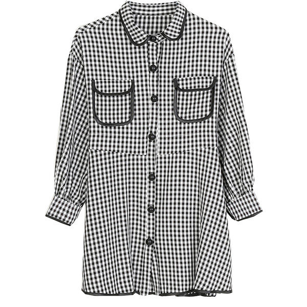 Rochie de dama eleganta cu decupaj in carouri, potrivita pentru utilizarea de zi cu zi