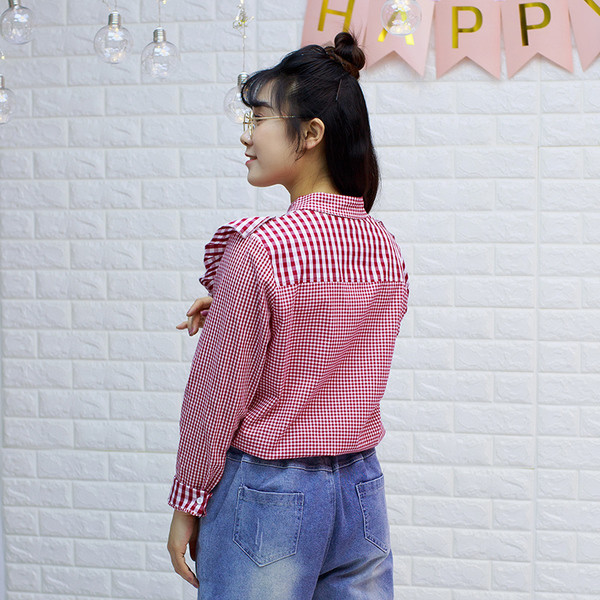 Стилна дамска карирана риза с интересна яка в два цвята