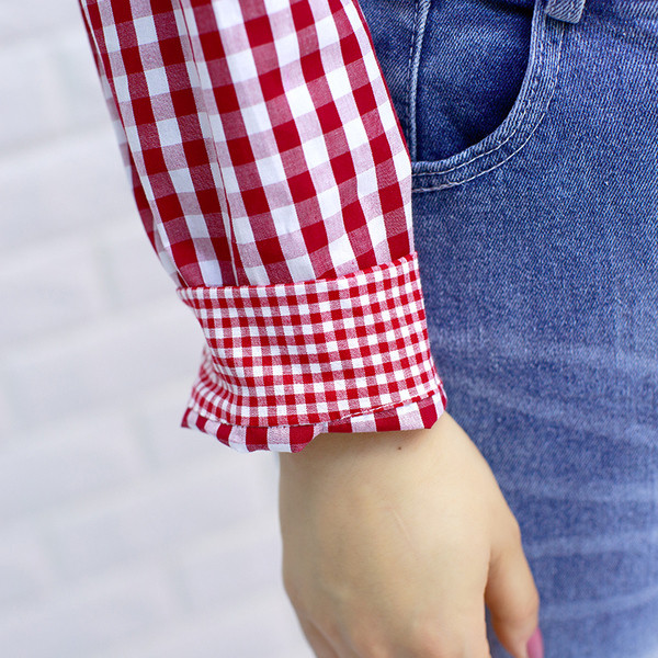 Стилна дамска карирана риза с интересна яка в два цвята