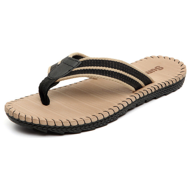 Ανδρικές σαγιονάρες σε διάφορα χρώματα κατάλληλα για τη καθημερινή ζωή