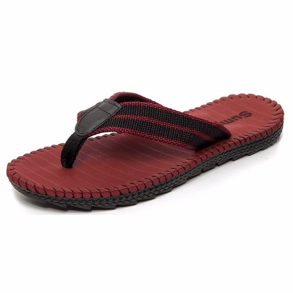 Ανδρικές σαγιονάρες σε διάφορα χρώματα κατάλληλα για τη καθημερινή ζωή